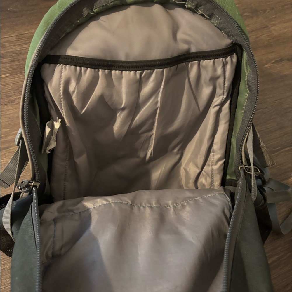 Columbia backpack - Picture 3 of 4